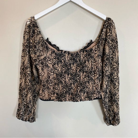 Willow & Root Floral Lace Cropped Top Beige Black Lined Bodice Smocked Medium - Picture 4 of 6
